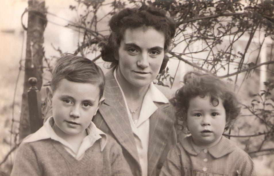 Emma and her children Keith and Jeanette