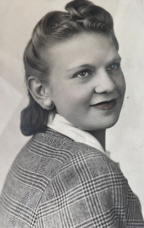 Annie Walton