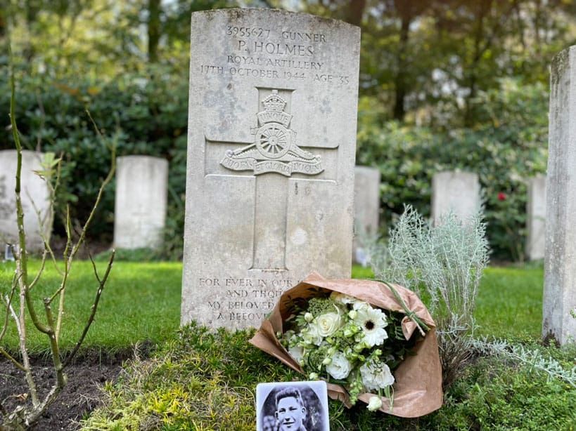 Flowers at the grave of Philip Holmes