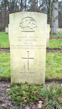 Grave Henry James Gundry