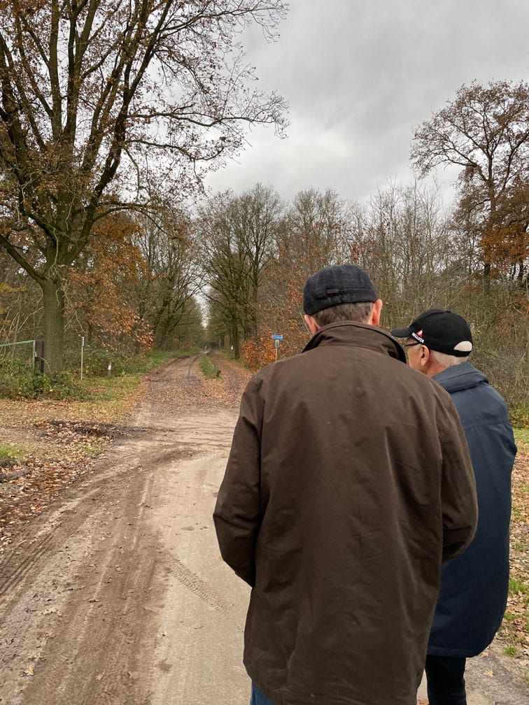 Paul Scanlon and Piet Peters at the old road from Sint Anthonis to Overloon