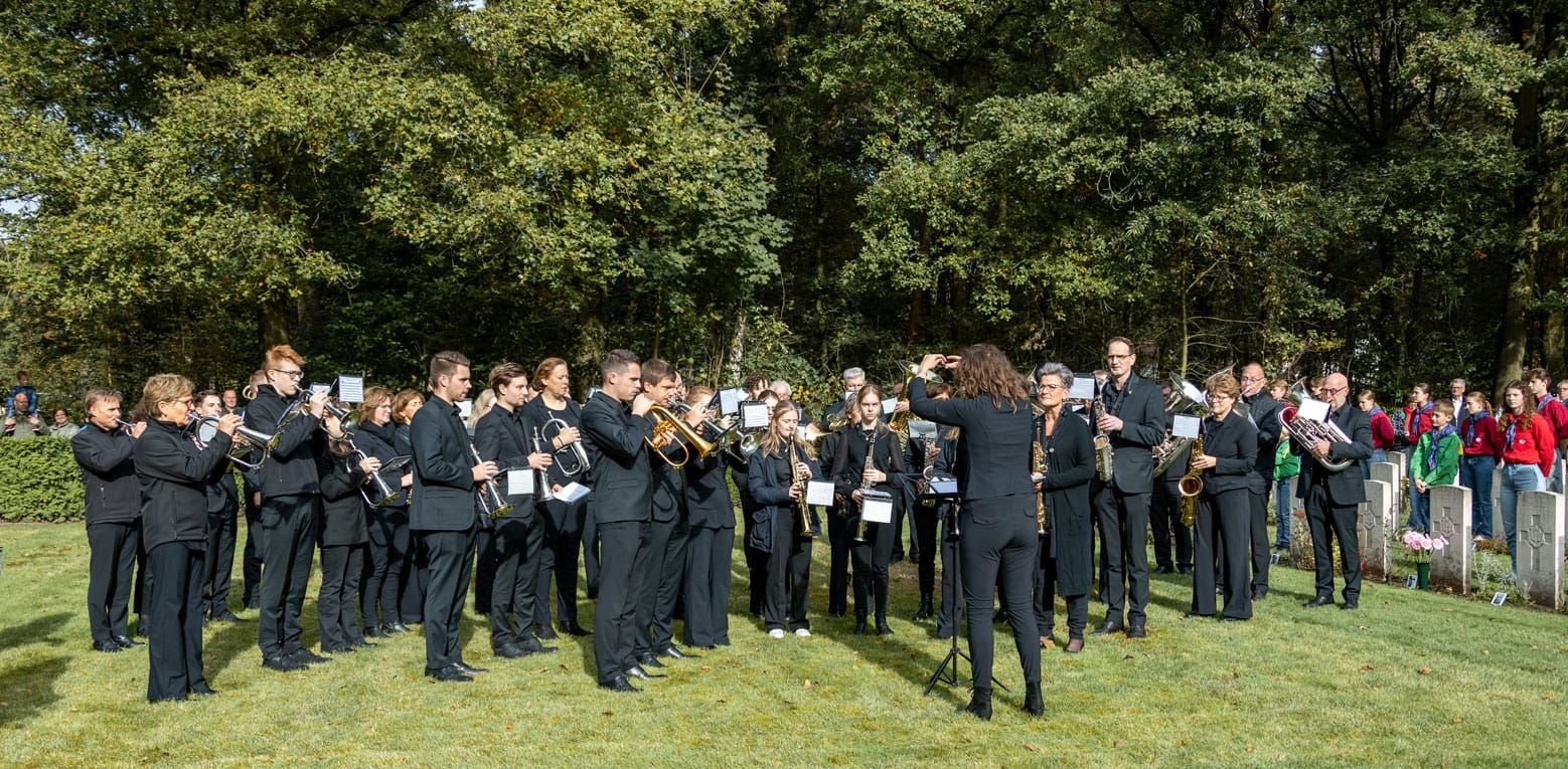Fanfare Vriendenkring at Overloon War Cemetery