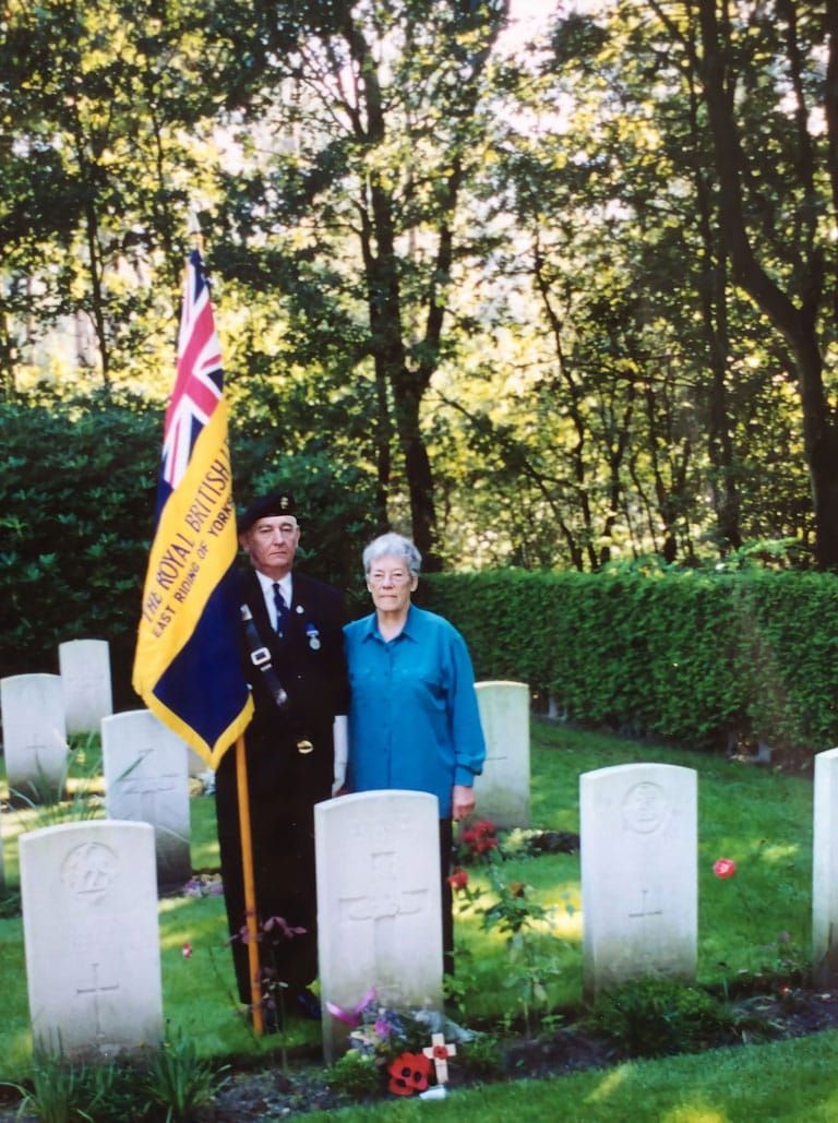 Jean Mollie Mills 70 years later at the grave in Overloon