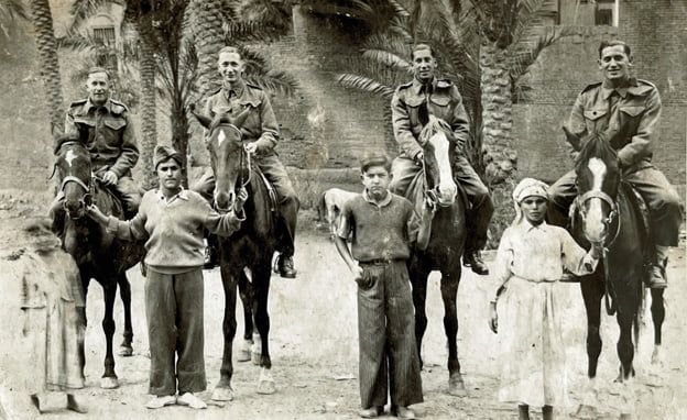Jock-and-Hymie-Finegold-on-horseback
