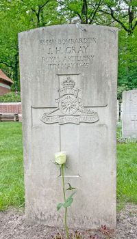 Grave John Henry Gray