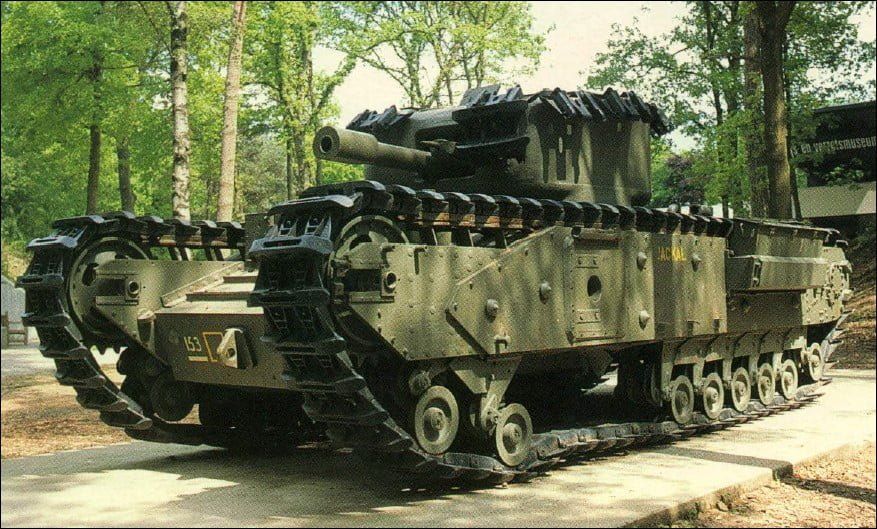 Churchill tank de Jackal in Overloon