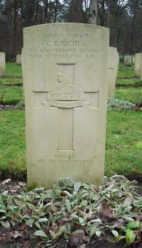 Grave Charles Riches