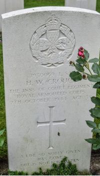 Grave Herbert Crouch