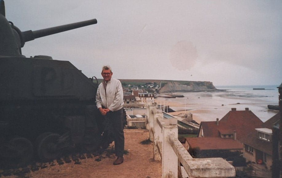 Geoff op bezoek in Arromanche Normandië