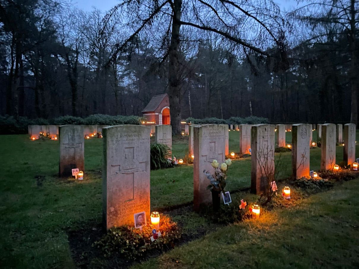 Lights on War Graves Overloon