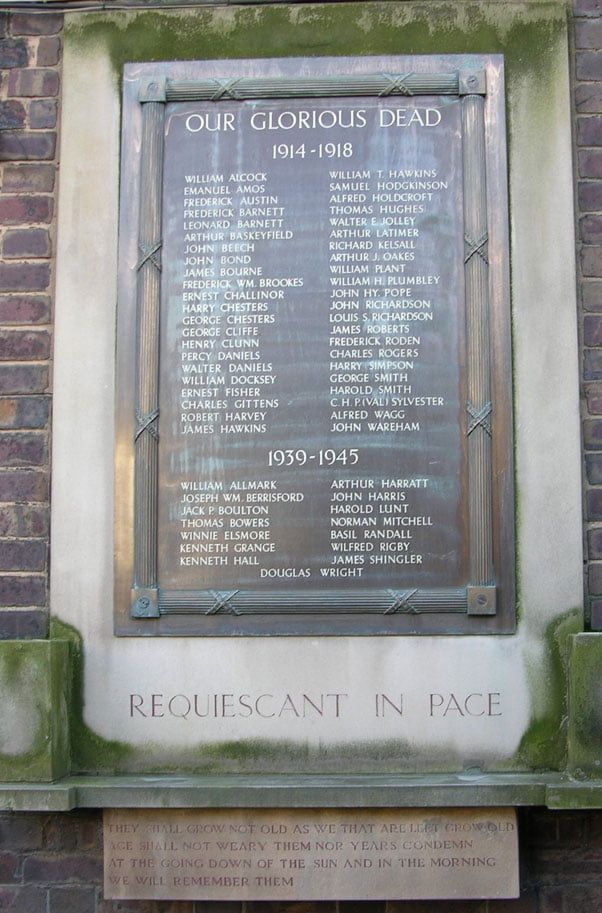 Doulton-War-Memorial