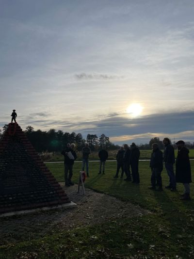 CWGC hoveniers in Overloon